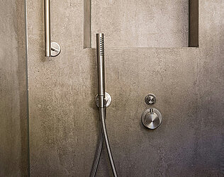 Come funziona un bagno e una doccia sostenibili