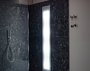 Sonne unter der Dusche.