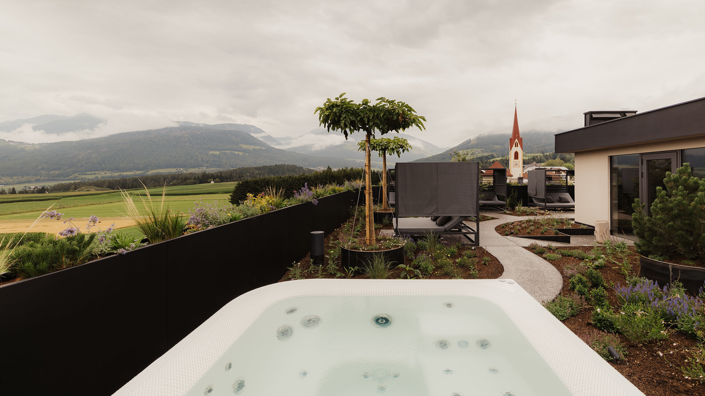 Hotel Feldmessner: Durchdachte Sanitärkonzepte für Bad & Wellness.