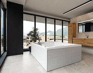 Vasche idromassaggio Jacuzzi®.