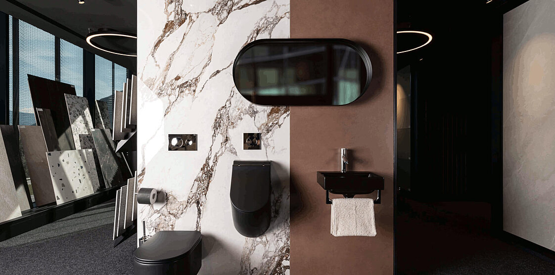 Modernes Badezimmer mit weißem Wandwaschbeckenunterschrank, passender Toilette und grauen Strukturfliesen an Wänden und Boden.