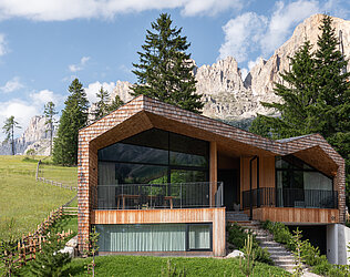 Carezza House