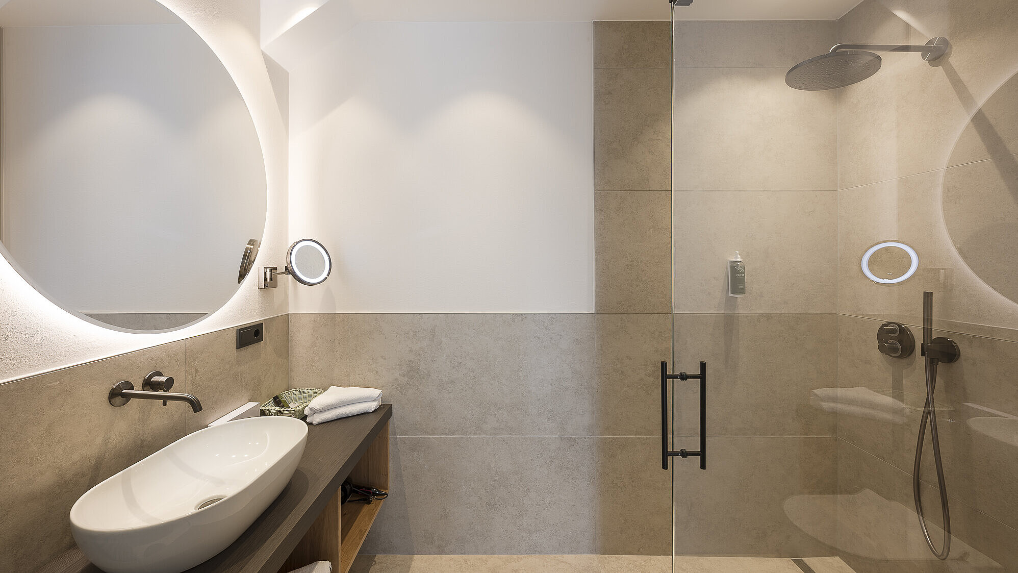 Hotel Unterschattmair: Moderne Sanitärlösungen für die neuen Hotelbäder.