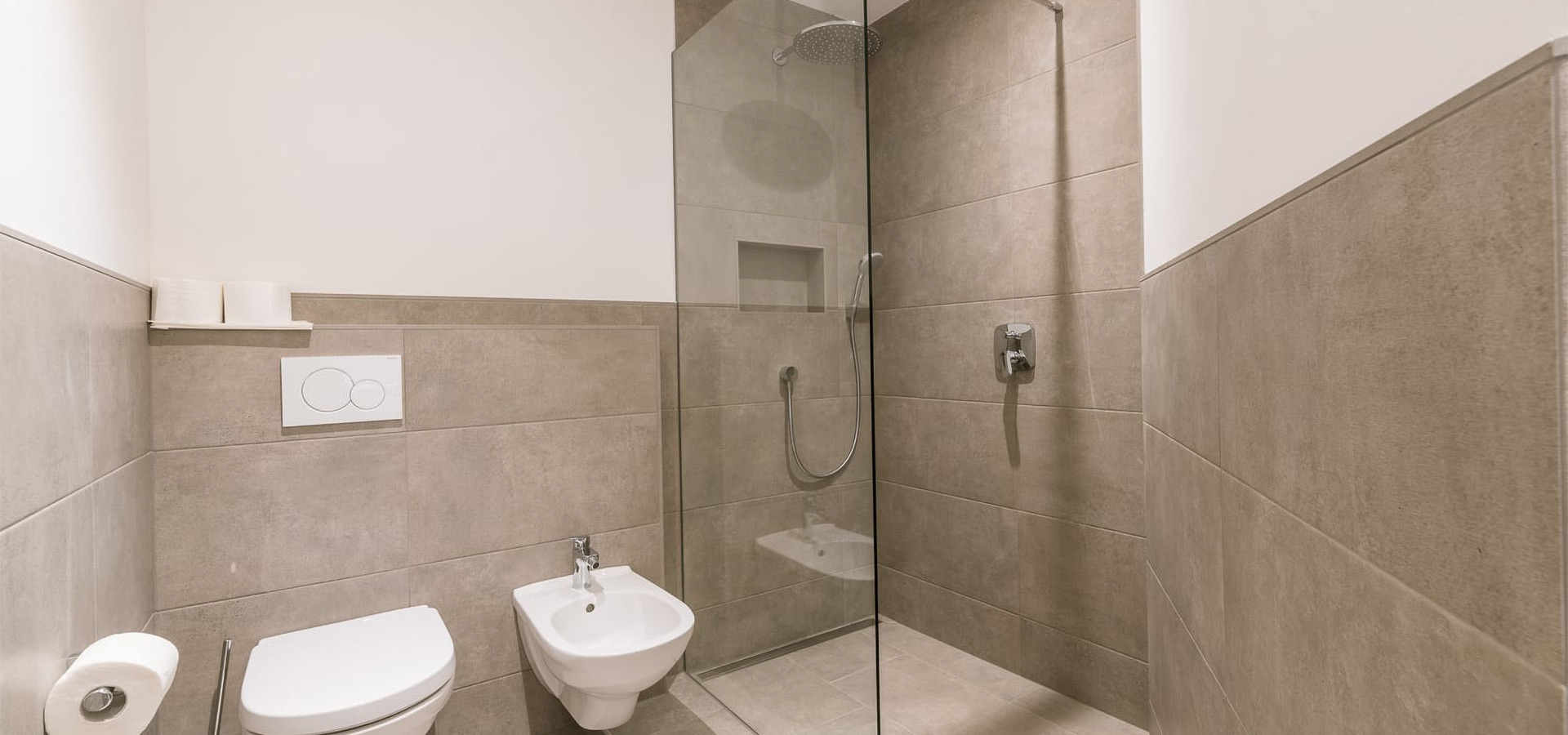 Panorama Aparthotel / Gais