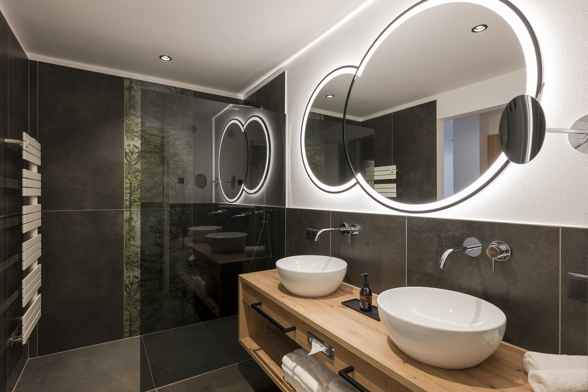 Moderne Badezimmer im Ramilia – Naturns.