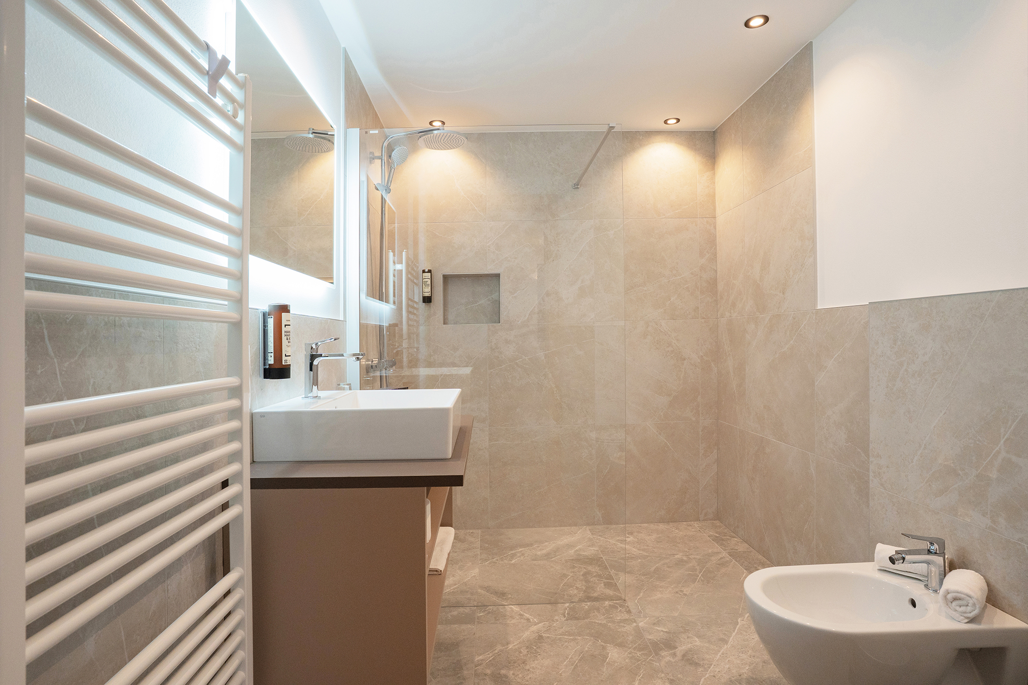 Bäder mit Wohlfühlatmosphäre: Parkhotel zur Linde.