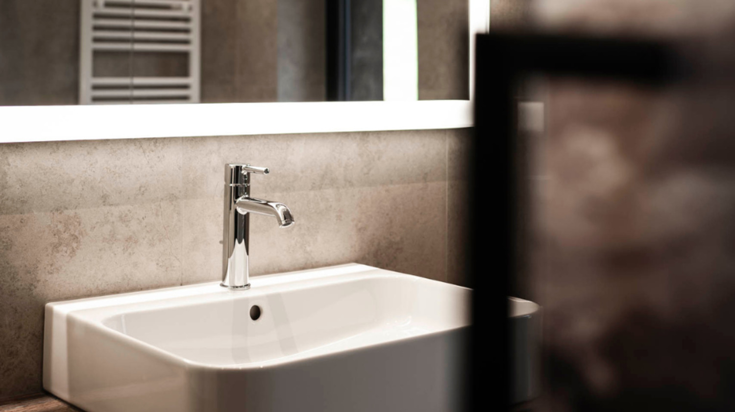 Badezimmer Hotel Belaval - mit maßgeschneiderten Lösungen von Innerhofer Bäderumbau im Hotel Belaval
