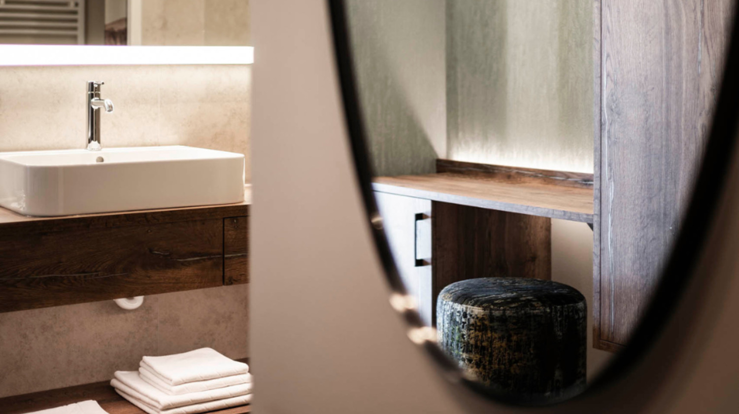 Badezimmer Hotel Belaval - mit maßgeschneiderten Lösungen von Innerhofer Bäderumbau im Hotel Belaval