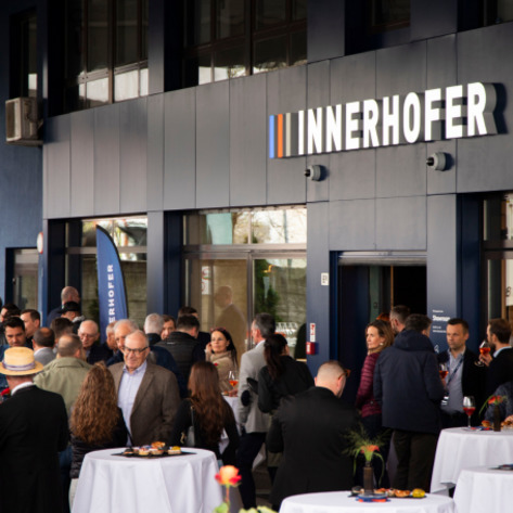 Inaugurazione del nuovo showroom a Bolzano: </p> Bagno. Wellness. Piastrelle.