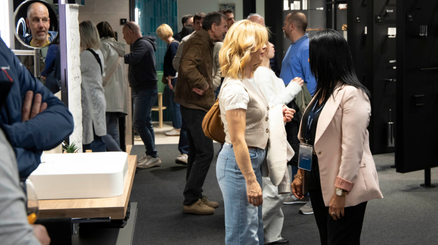 Neueröffnung Showroom Innerhofer Bozen: Bad. Wellness. Fliese. Neueröffnung Showroom Bozen: </p> Bad. Wellness. Fliese.