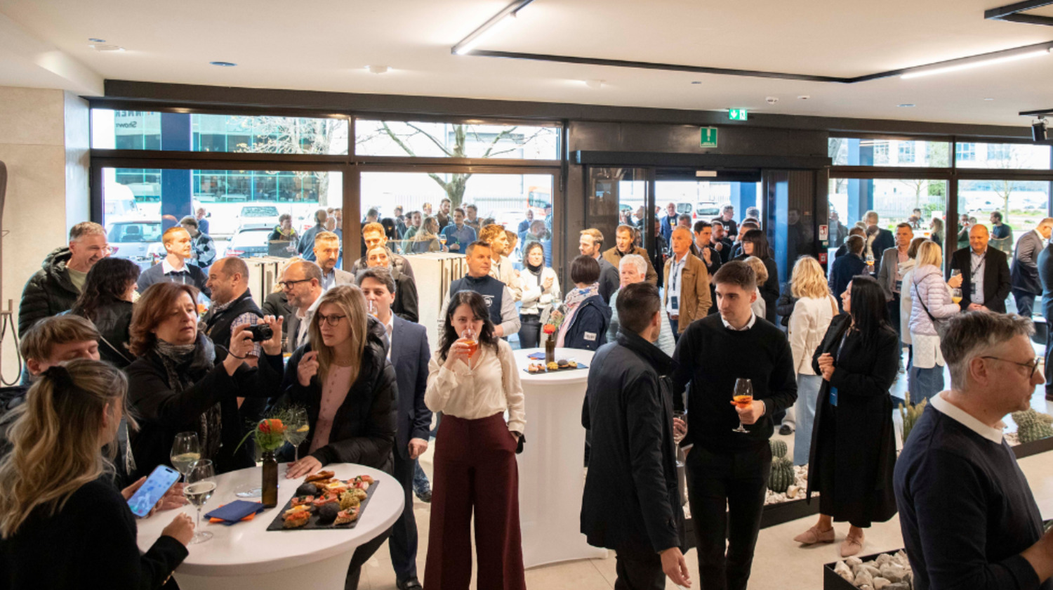 Inaugurazione del nuovo showroom Innerhofer a Bolzano: Bagno. Wellness. Piastrelle. Inaugurazione del nuovo showroom a Bolzano: </p> Bagno. Wellness. Piastrelle.