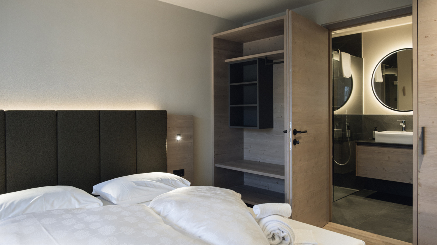 Haunold - live the adventure: Piastrelle e soluzioni sanitarie da INNERHOFER. Haunold Holiday Homes: <p>rifugio alpino con stile.