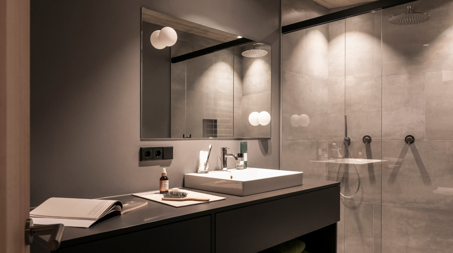 Arduus: Bagni firmati Innerhofer. Consulenza. Progettazione. Realizzazione. Arduus. <p>Architettura lungimirante.