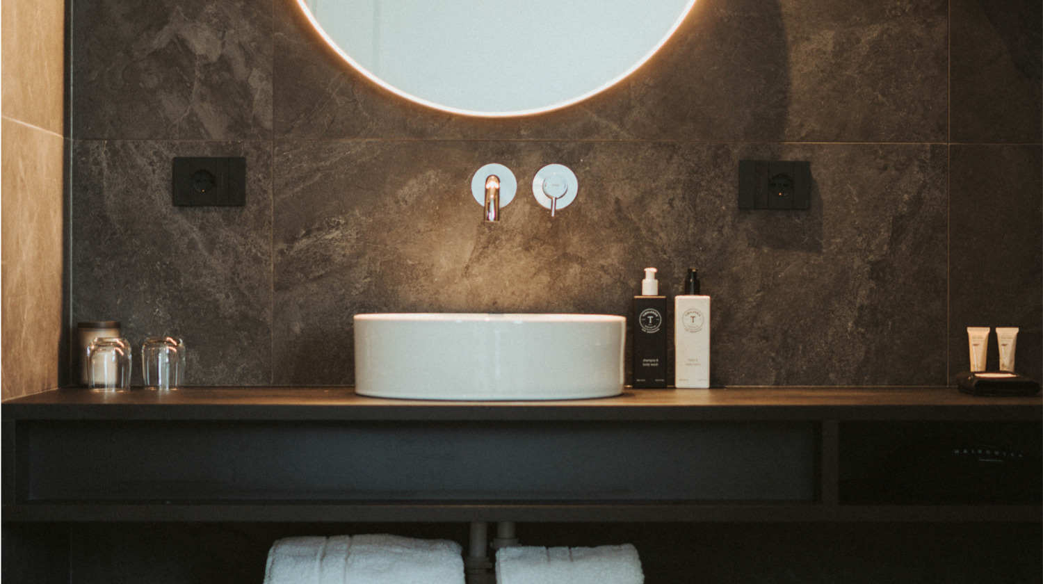 Projekt Hotel Tirolensis: Bäder, neu definiert durch Innerhofer. Projekt Hotel Tirolensis: <p>Bäder neu definiert.