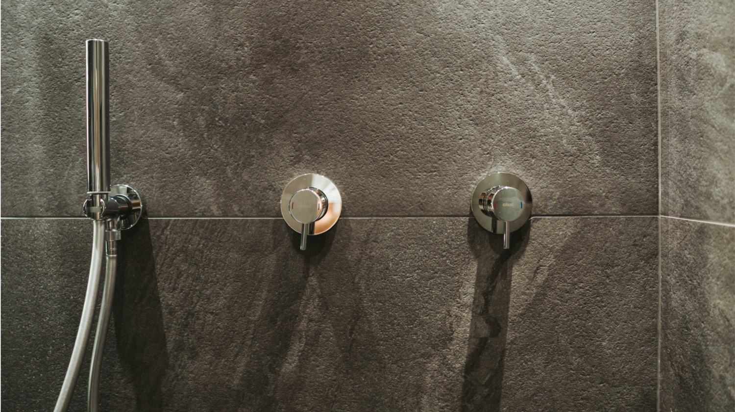 Progetto Hotel Tirolensis: <p>bagni reinterpretati.