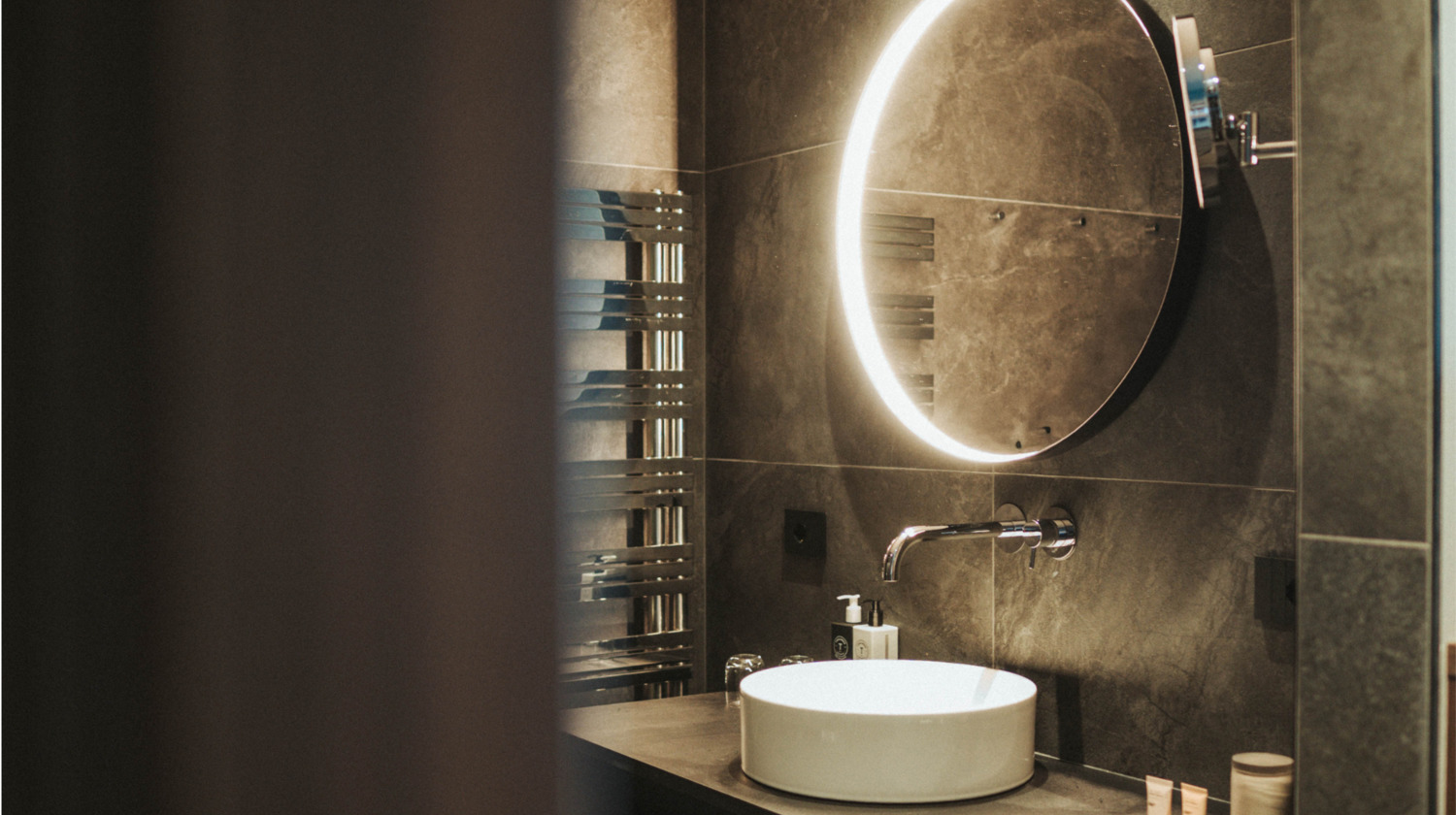 Progetto Hotel Tirolensis: <p>bagni reinterpretati.